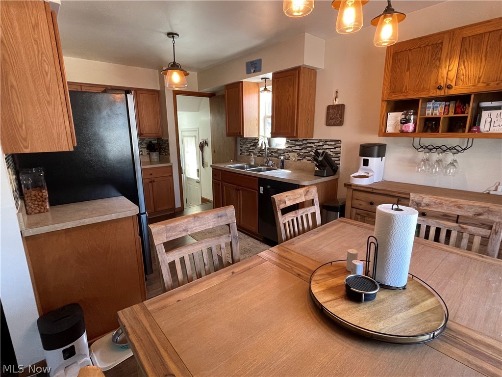 493 Baldwin Road Akron, OH 44312 - Photo 4 of 35