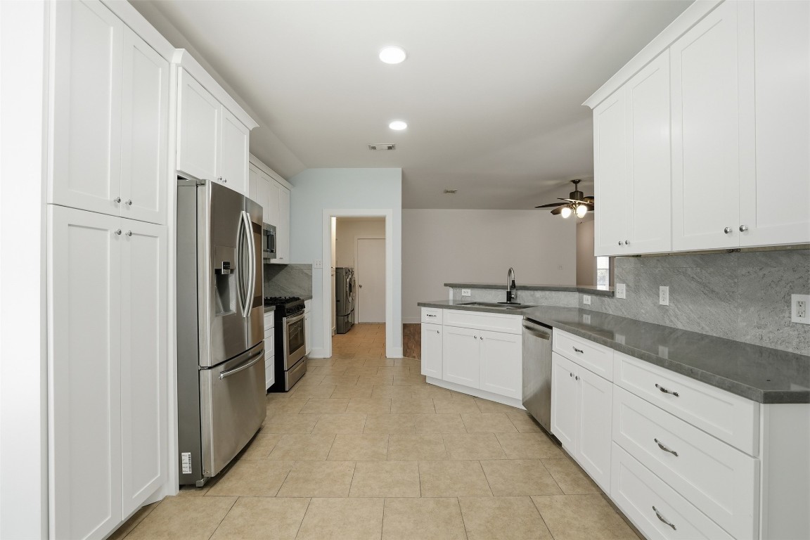 1631 Hade Meadow Lane Houston, TX 77073 - Photo 13 of 36 Spacious Kitchen with plenty of storage