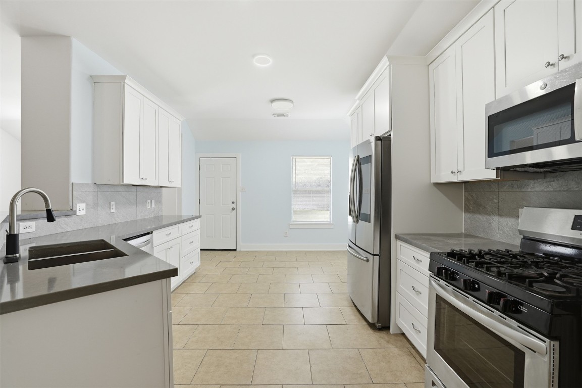 1631 Hade Meadow Lane Houston, TX 77073 - Photo 14 of 36 Stainless steel appliances