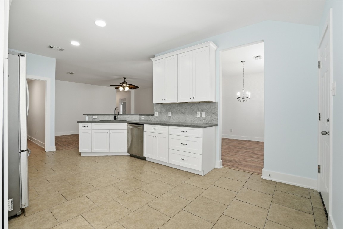 1631 Hade Meadow Lane Houston, TX 77073 - Photo 16 of 36 Breakfast nook