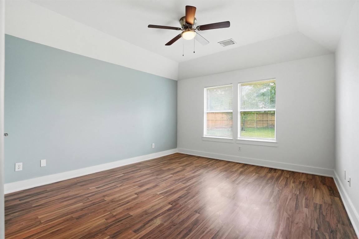 1631 Hade Meadow Lane Houston, TX 77073 - Photo 18 of 36 MAster bedroom
