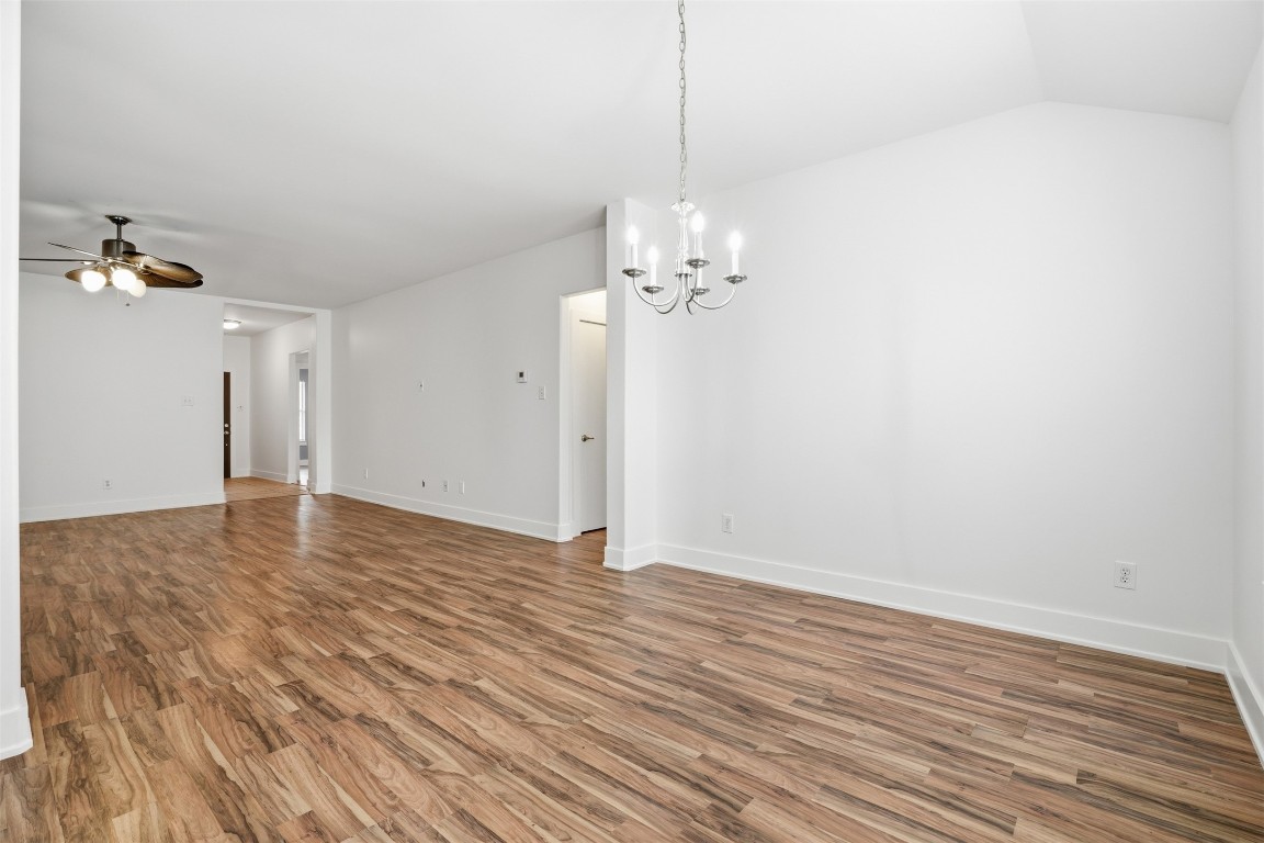 1631 Hade Meadow Lane Houston, TX 77073 - Photo 10 of 36 Another Angle - Living/dining room