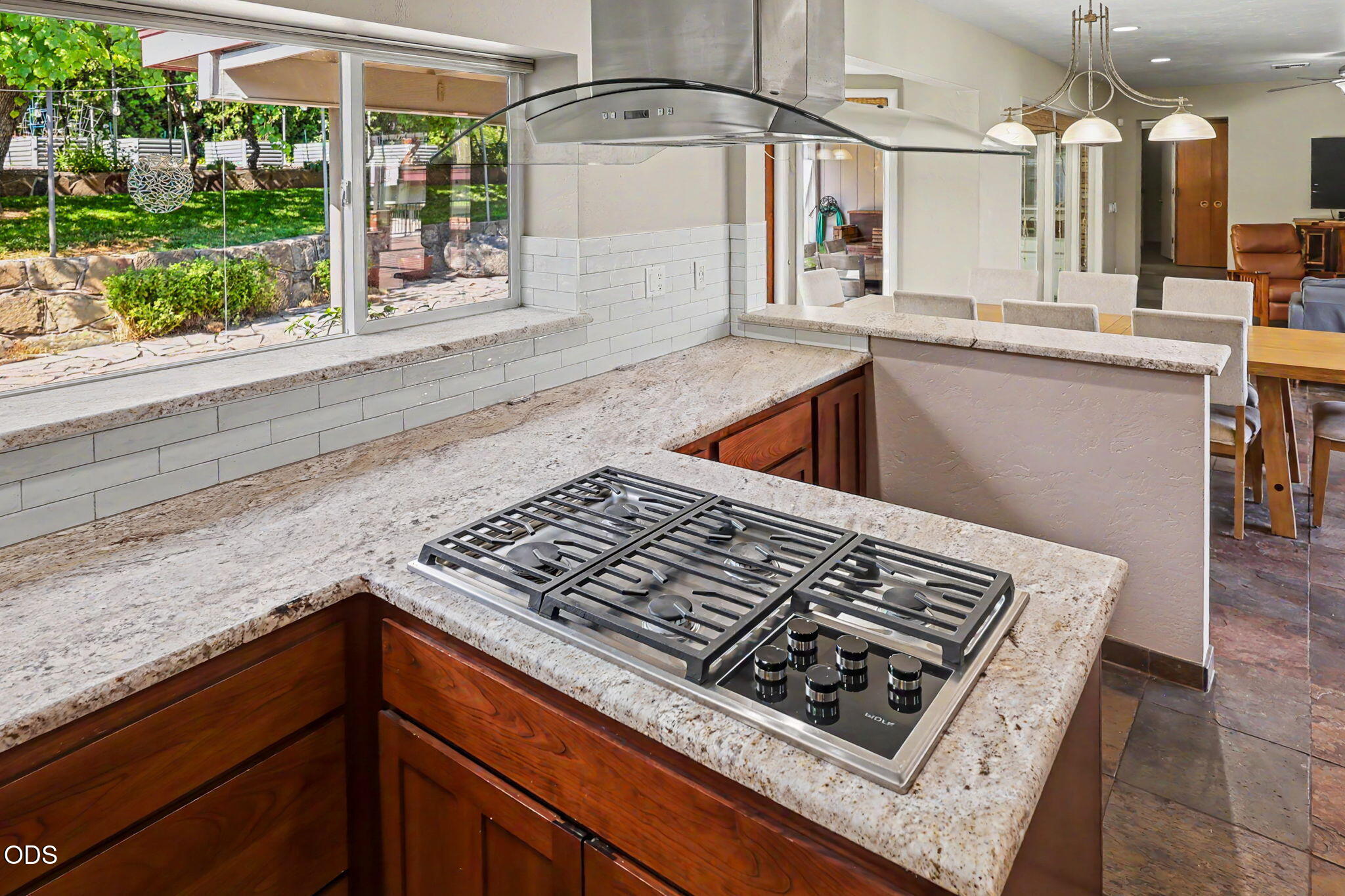 2639 Hillcrest Road Medford, OR 97504 - Photo 8 of 44