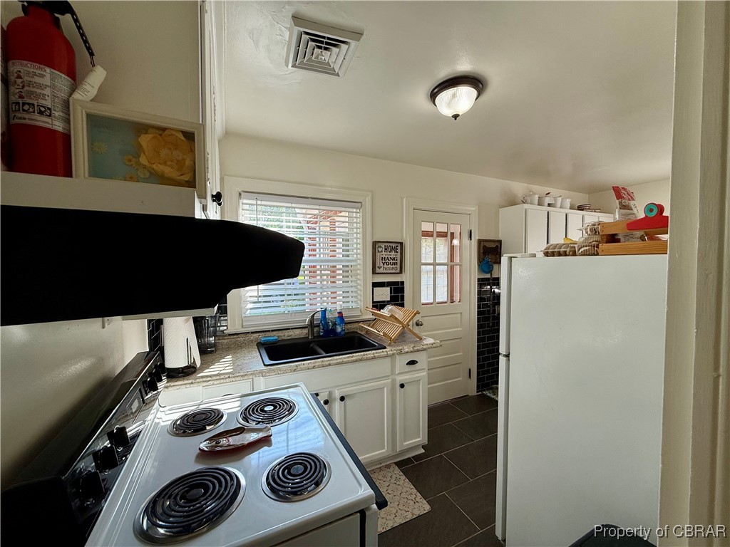 2266 Hayes Road Hayes, VA 23072 - Photo 13 of 23