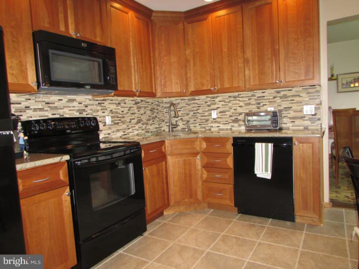 1290 Boyd Road Warminster, PA 18974 - Photo 5 of 24 Kitchen