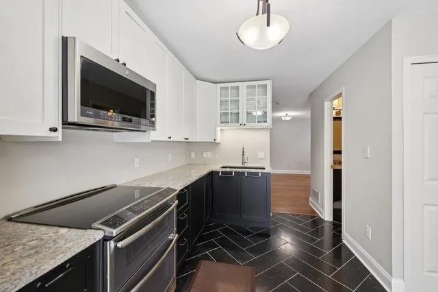 $290,000 | 8909 Peep Oday Trail, Eden Prairie, MN 55347