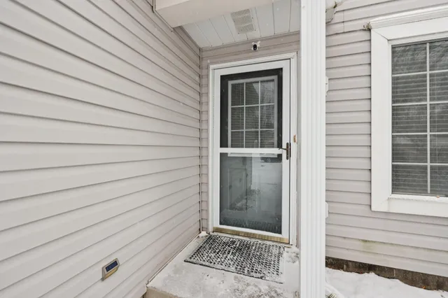 $290,000 | 8909 Peep Oday Trail, Eden Prairie, MN 55347