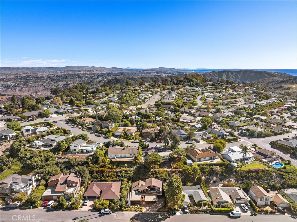 3044 Cresta Way Laguna Beach, CA 92651 - Photo 41 of 48 an aerial view of multiple house