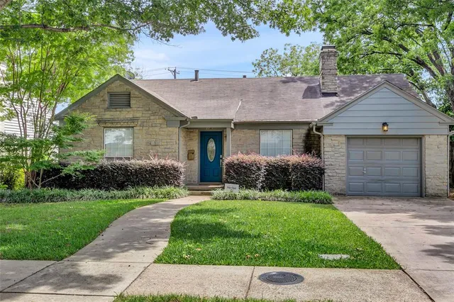 $2,650 | 2234 West Colorado Boulevard, Dallas, TX 75211