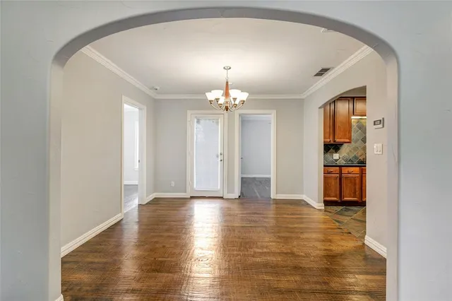 $2,650 | 2234 West Colorado Boulevard, Dallas, TX 75211