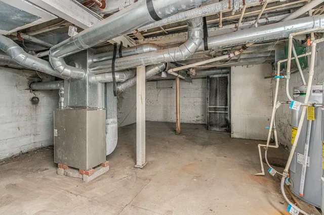 $39,900 | 410 Division Street, Benton Harbor, MI 49022