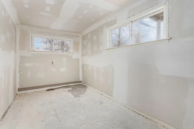 $39,900 | 410 Division Street, Benton Harbor, MI 49022