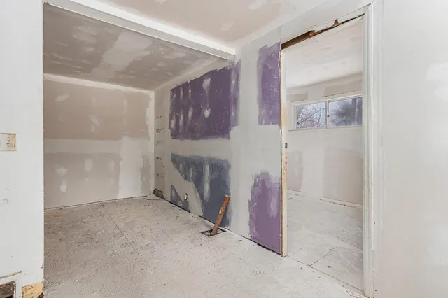 $39,900 | 410 Division Street, Benton Harbor, MI 49022