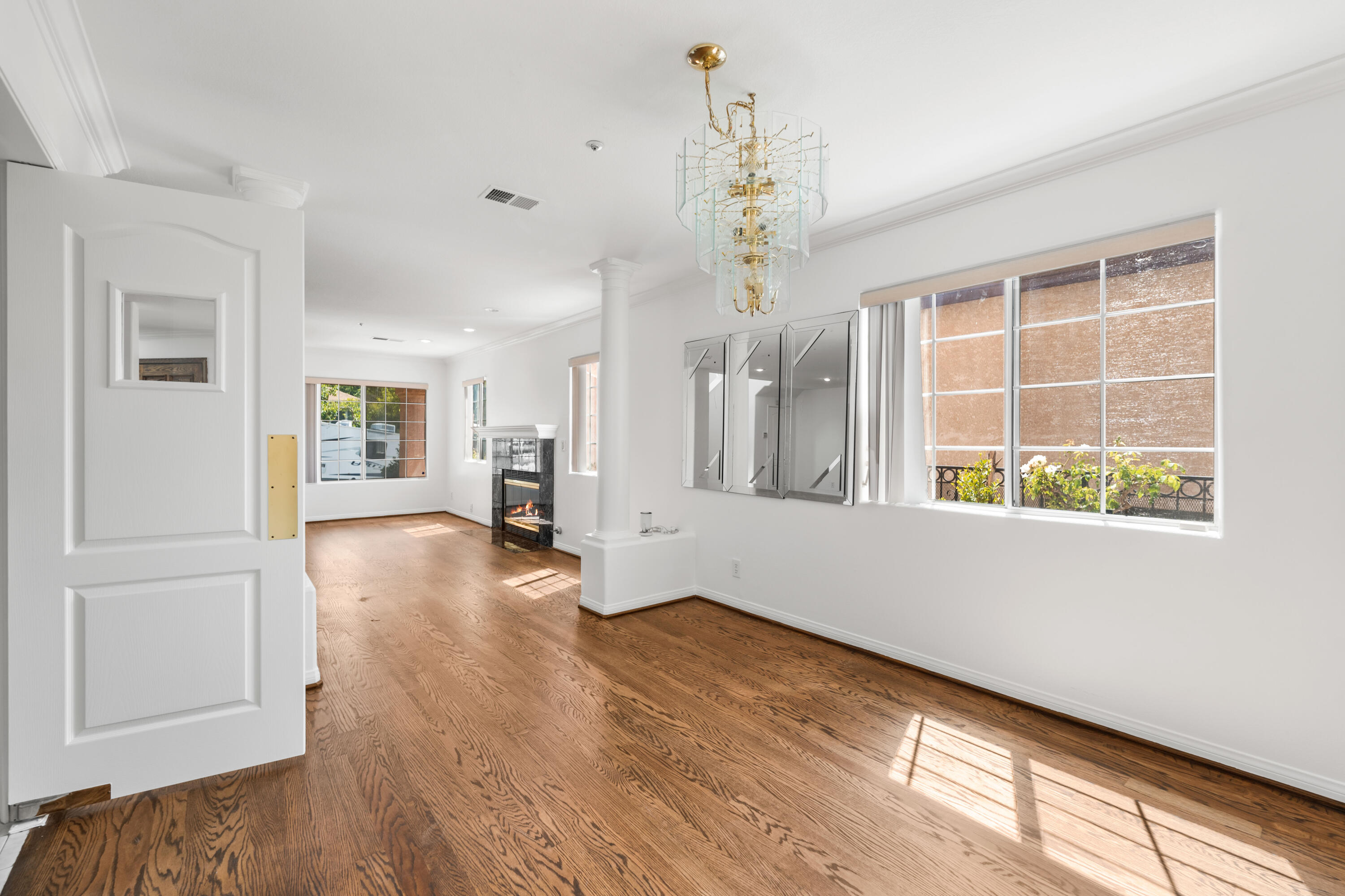 799 Foxkirk Road Glendale, CA 91206 - Photo 13 of 54 Foxkirk-22