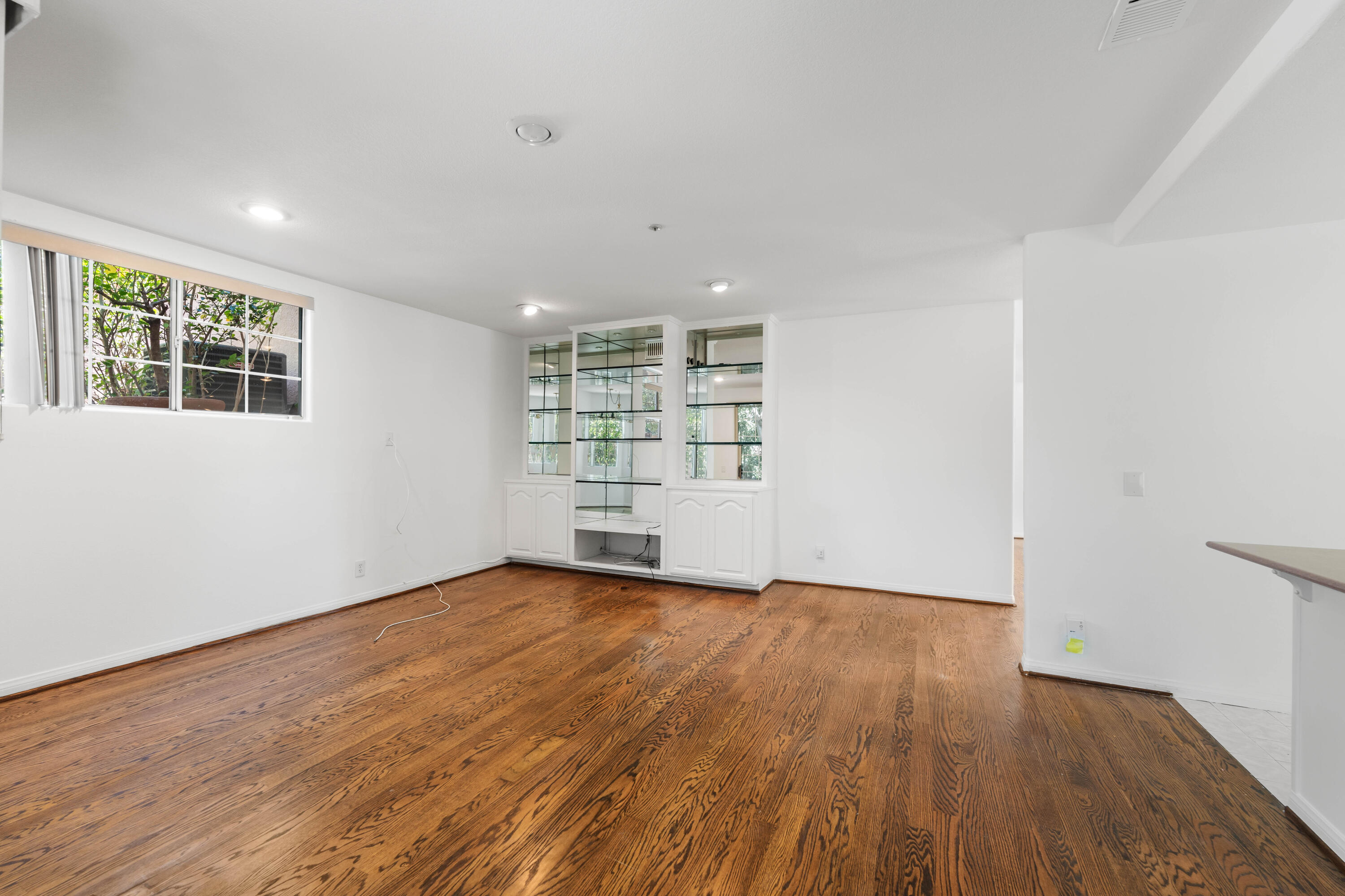 799 Foxkirk Road Glendale, CA 91206 - Photo 16 of 54 Foxkirk-25