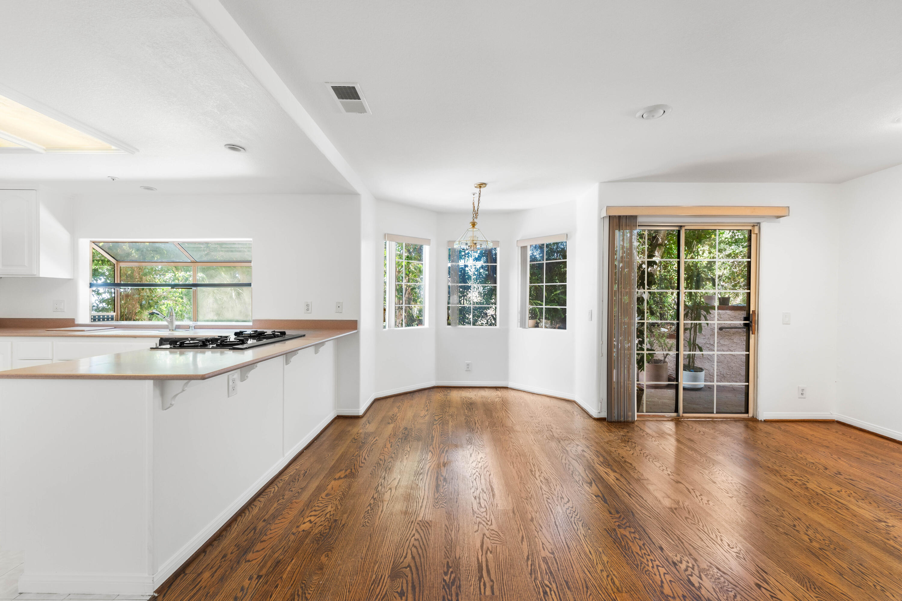 799 Foxkirk Road Glendale, CA 91206 - Photo 19 of 54 Foxkirk-28