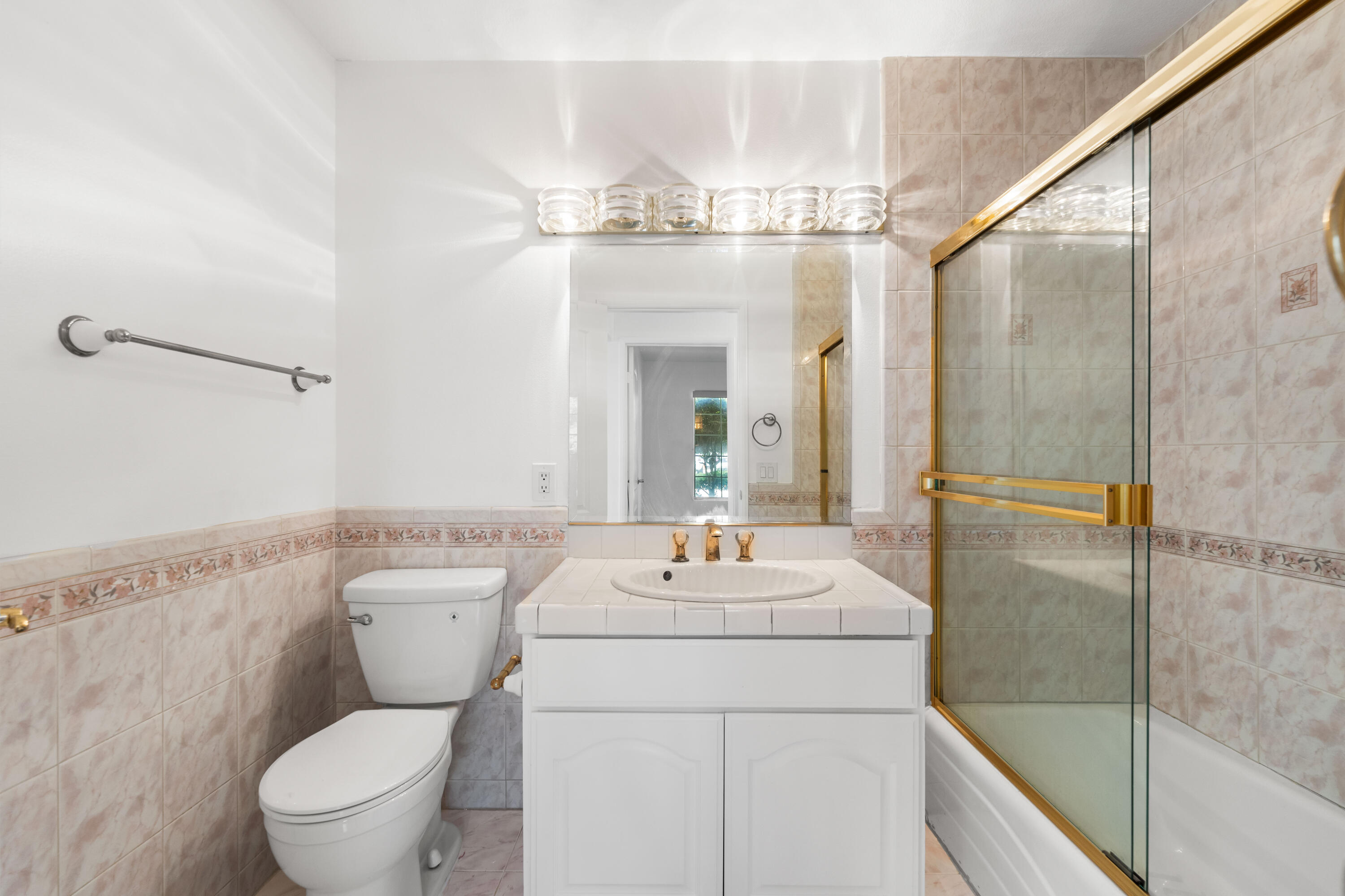 799 Foxkirk Road Glendale, CA 91206 - Photo 26 of 54 Foxkirk-35