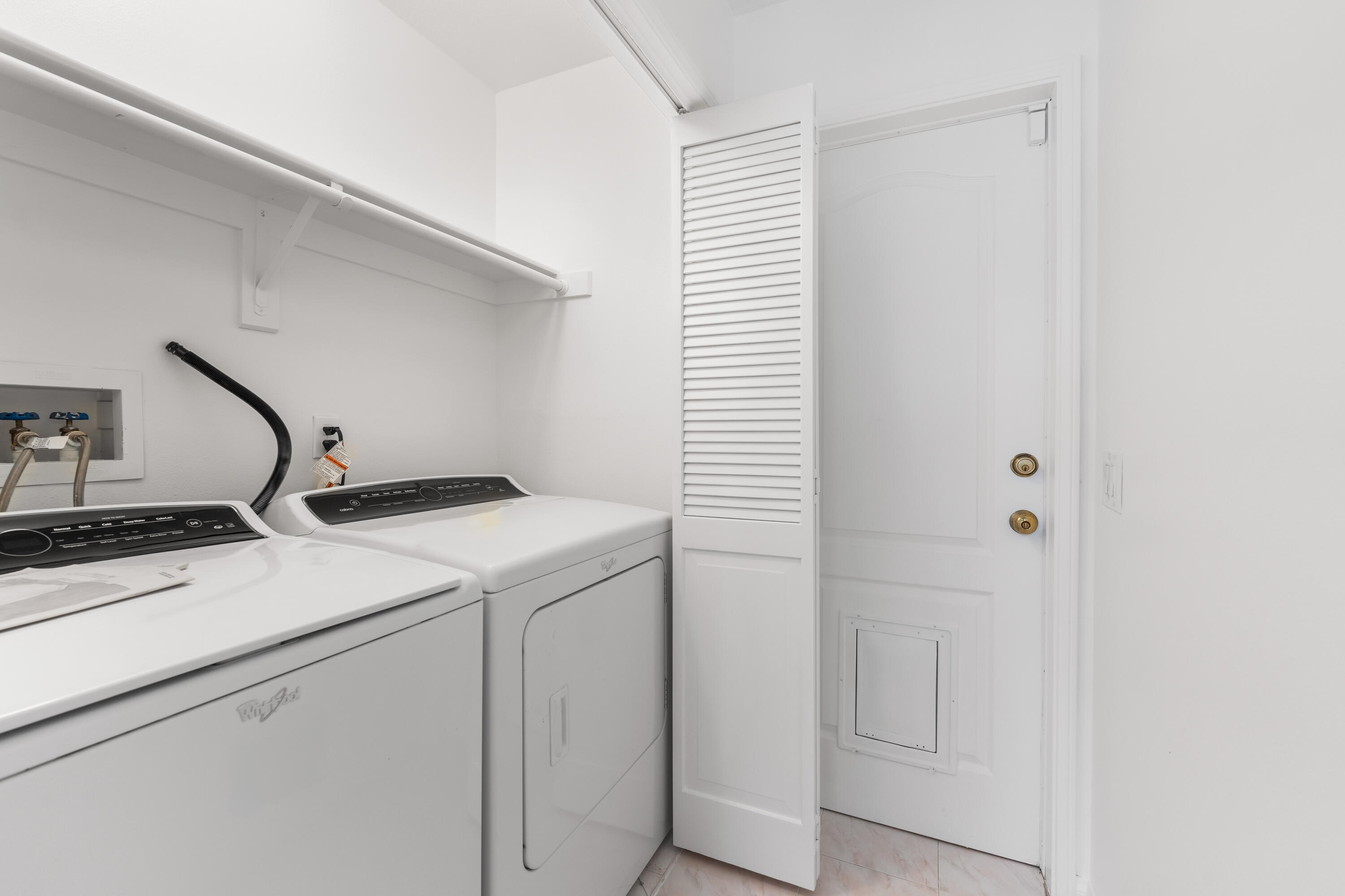 799 Foxkirk Road Glendale, CA 91206 - Photo 43 of 54 Foxkirk washer_dryer