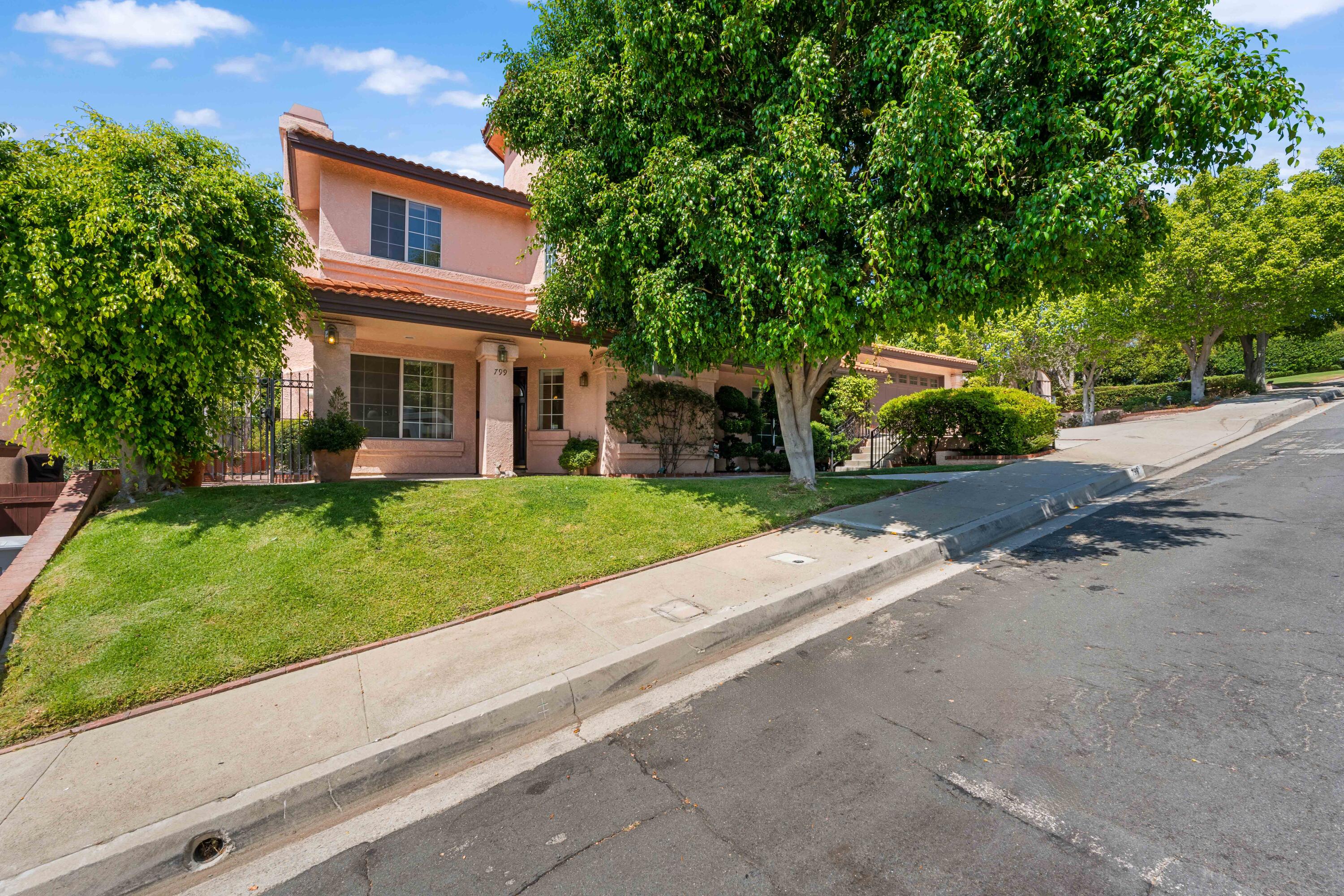 799 Foxkirk Road Glendale, CA 91206 - Photo 5 of 54 Foxkirk-14