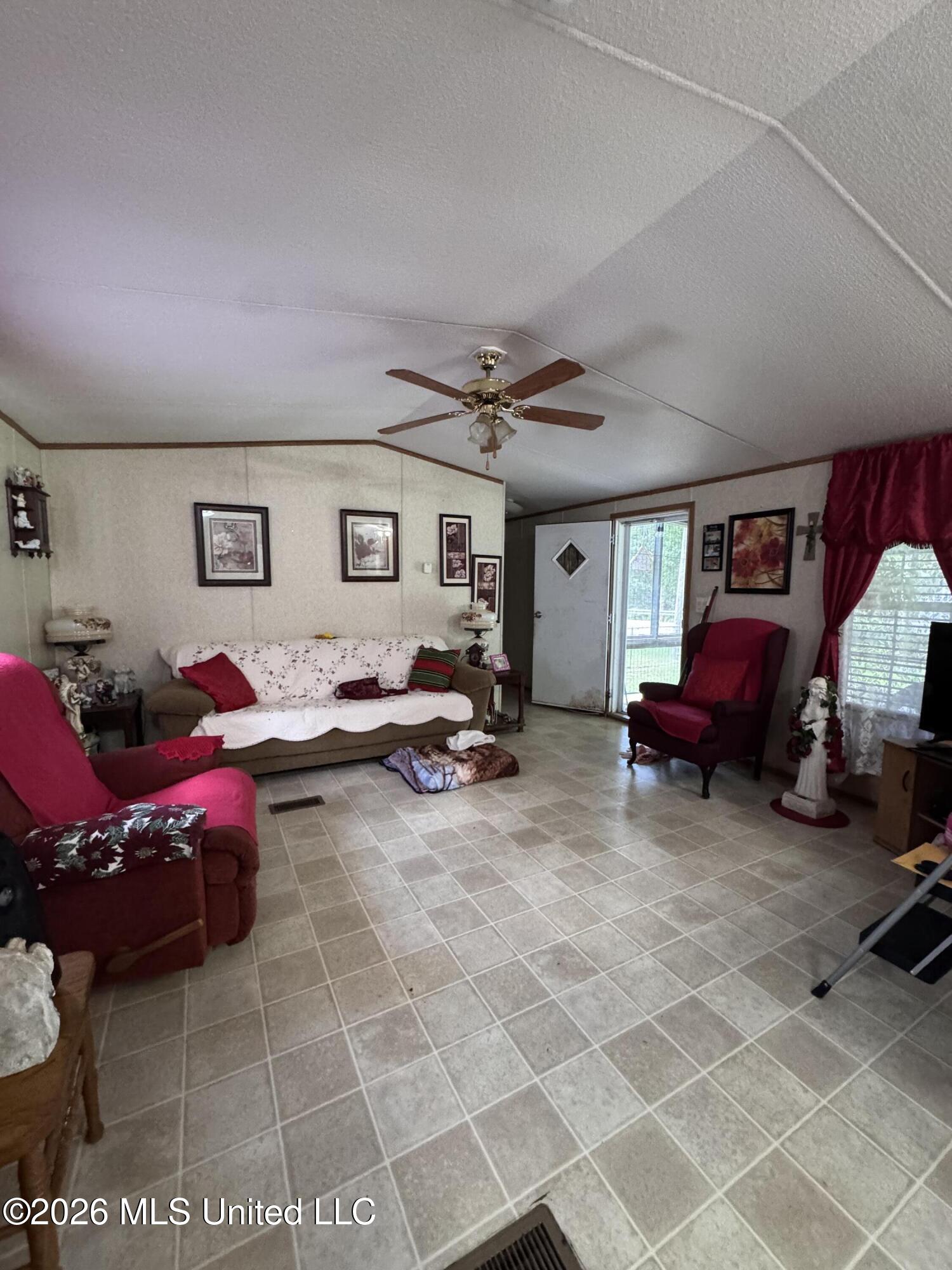 1990 Brasher Road Biloxi, MS 39532 - Photo 7 of 18 IMG_1886