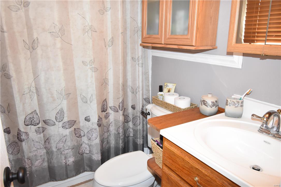 5140 Old Alton Road Granite City, IL 62040 - Photo 11 of 31 Gallery Image 11