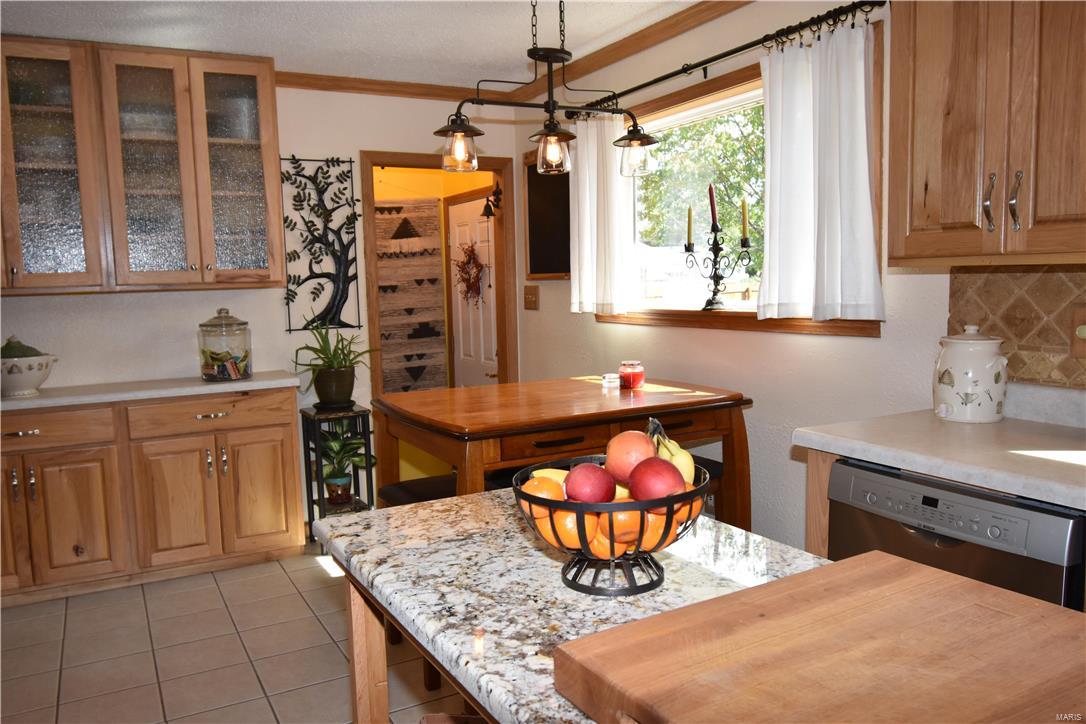5140 Old Alton Road Granite City, IL 62040 - Photo 4 of 31 Gallery Image 4