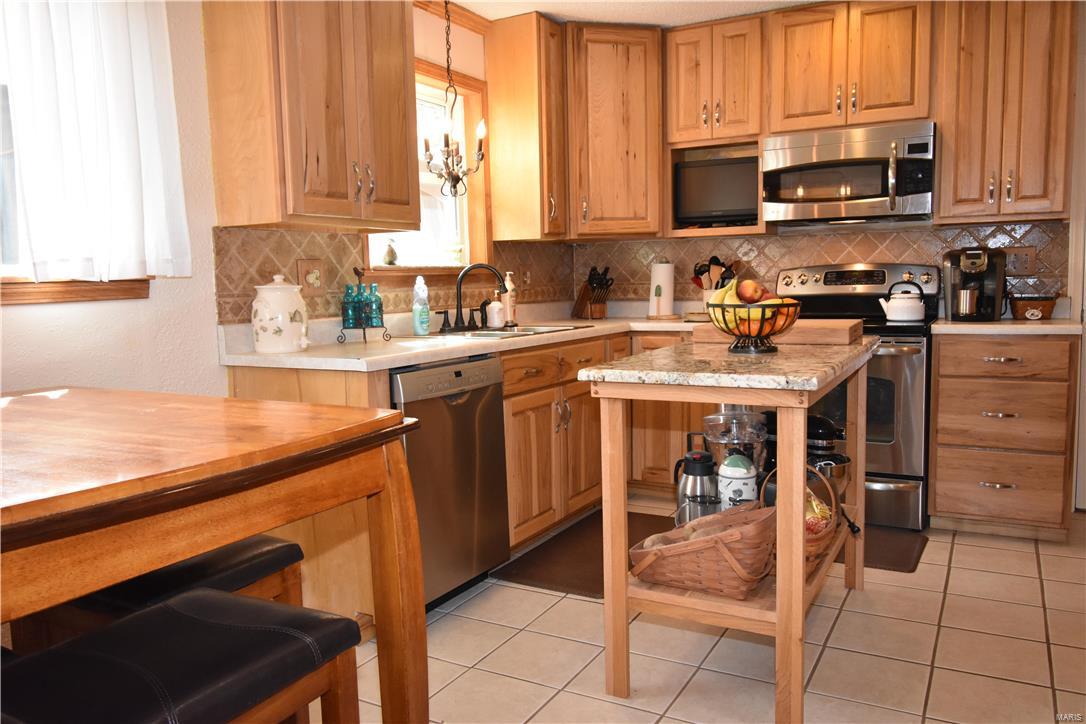 5140 Old Alton Road Granite City, IL 62040 - Photo 5 of 31 Gallery Image 5