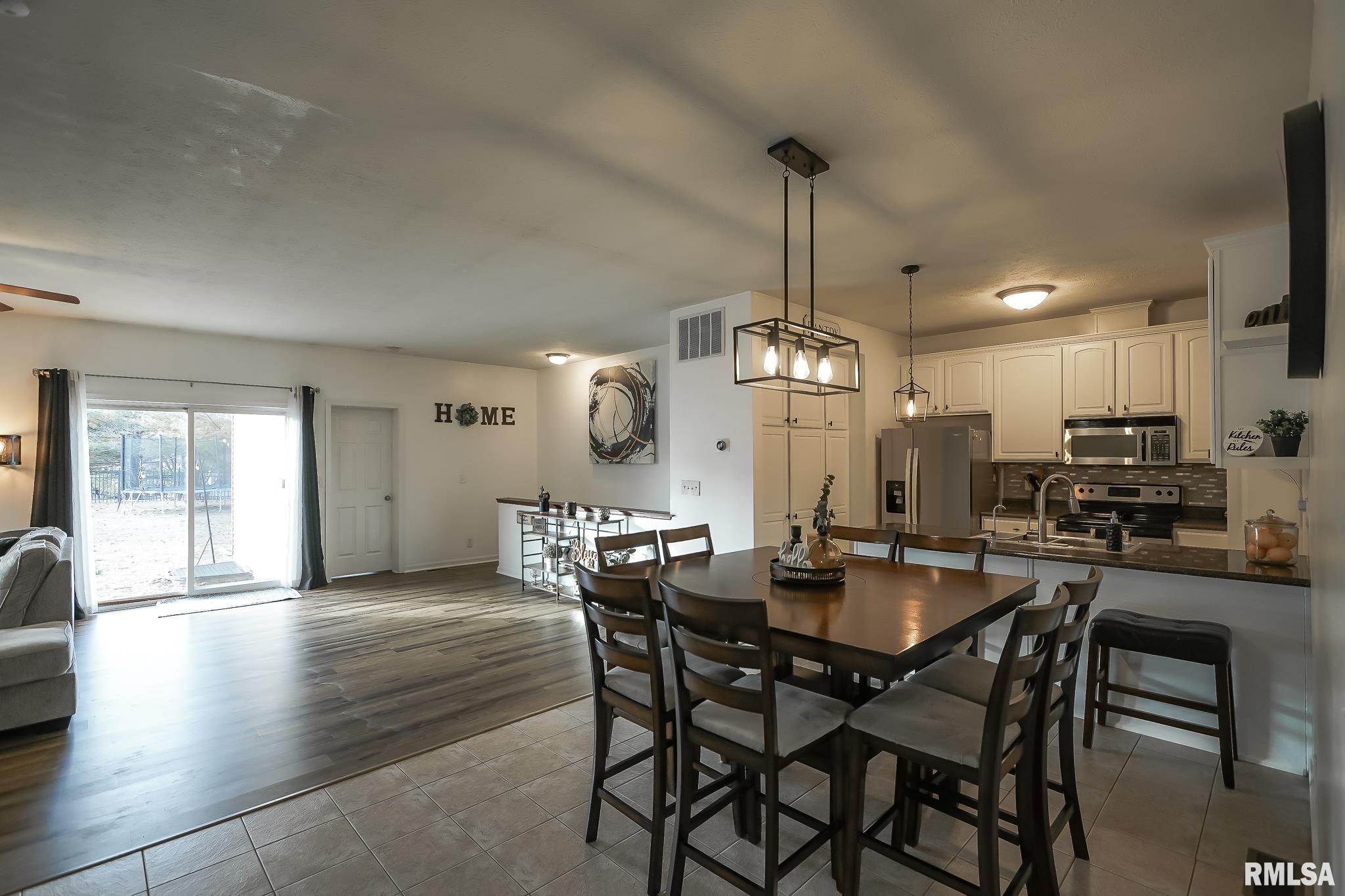 2205 West Geneva Road Peoria, IL 61615 - Photo 26 of 96 Gallery Image 26