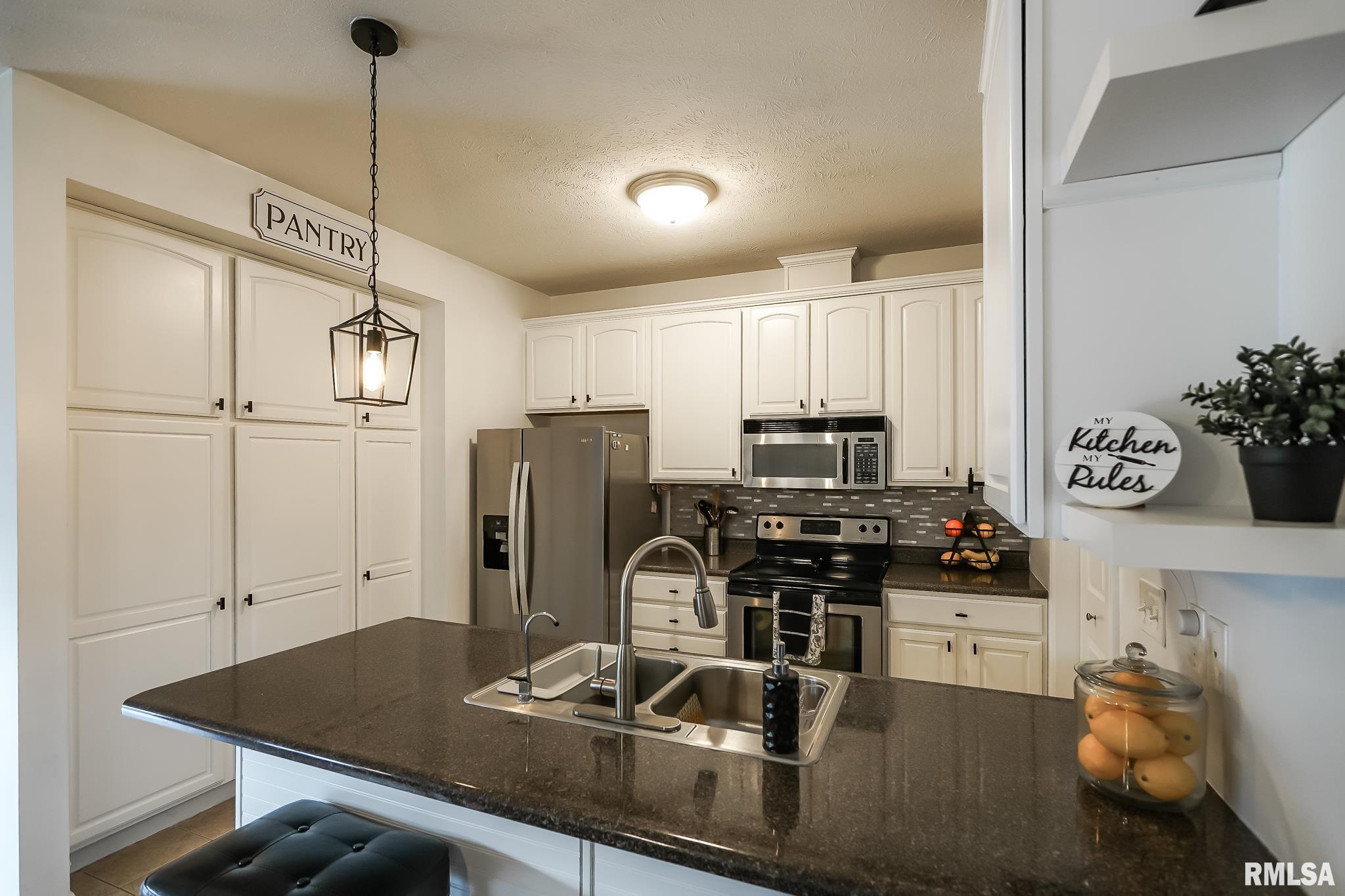 2205 West Geneva Road Peoria, IL 61615 - Photo 33 of 96 Gallery Image 33