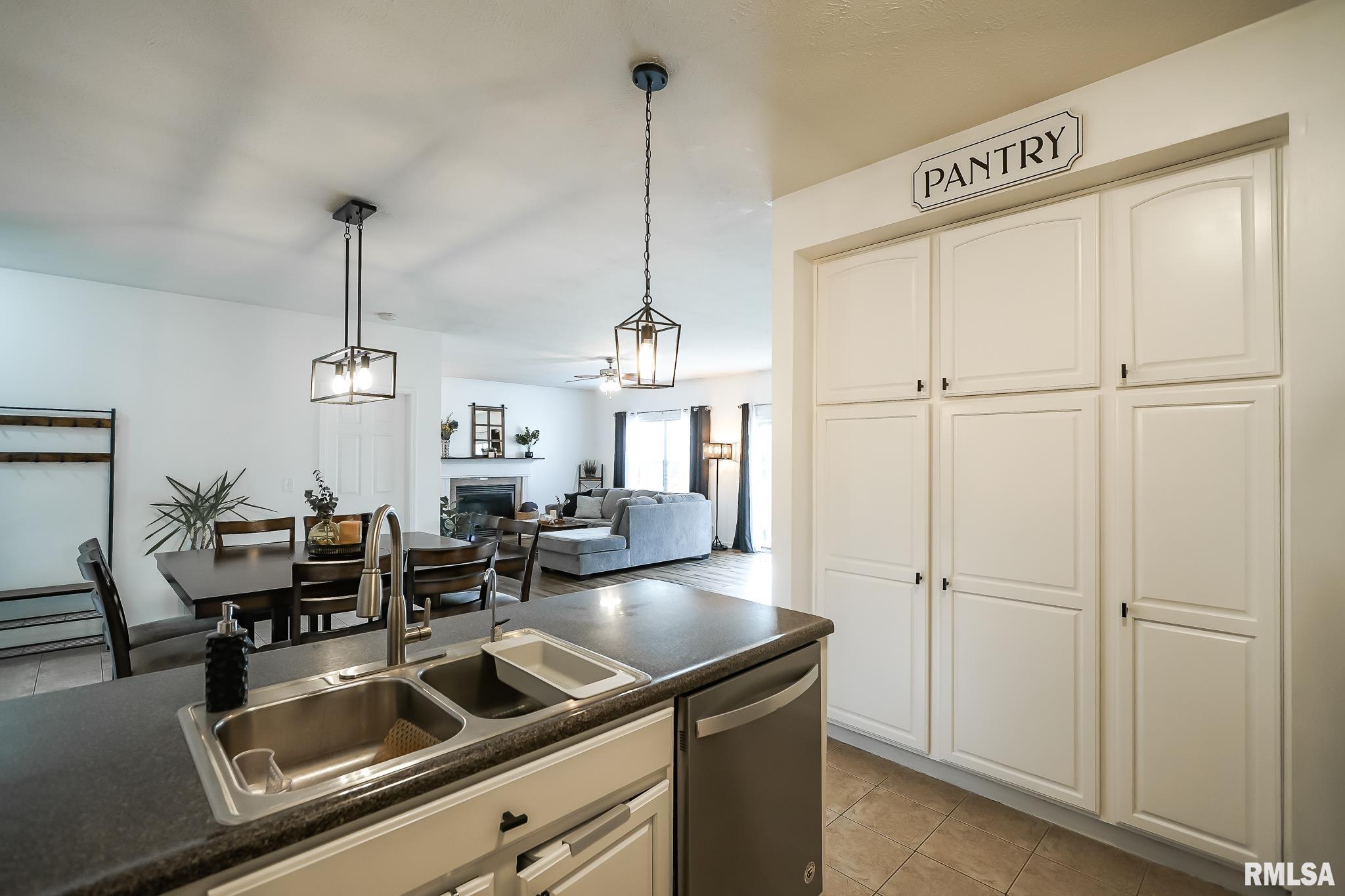 2205 West Geneva Road Peoria, IL 61615 - Photo 34 of 96 Gallery Image 34