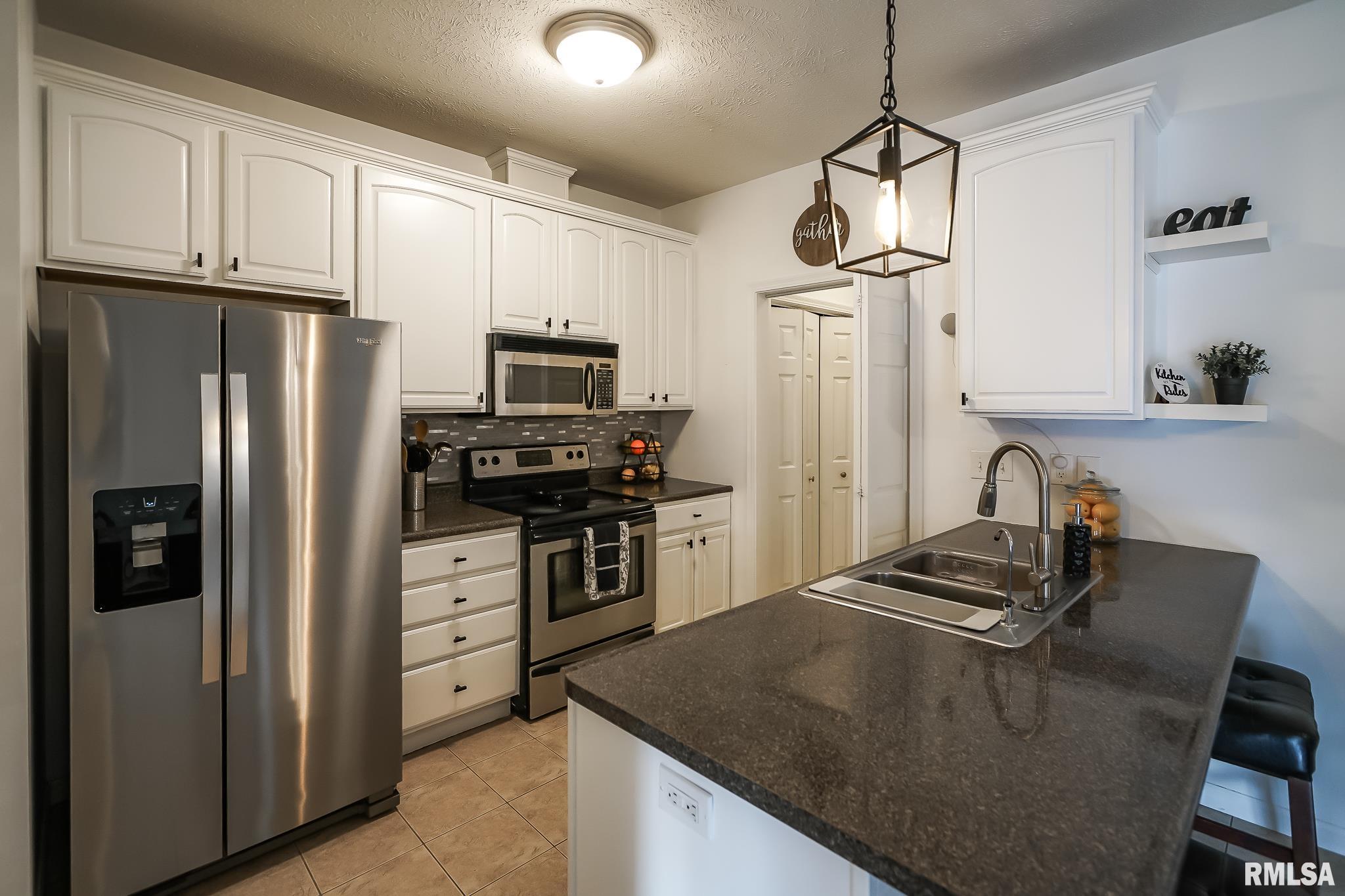 2205 West Geneva Road Peoria, IL 61615 - Photo 36 of 96 Gallery Image 36