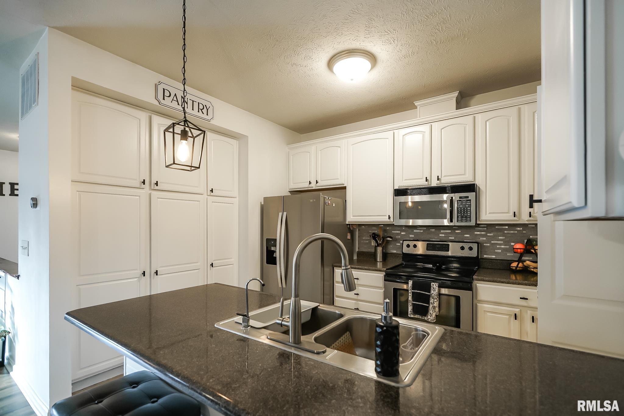 2205 West Geneva Road Peoria, IL 61615 - Photo 40 of 96 Gallery Image 40
