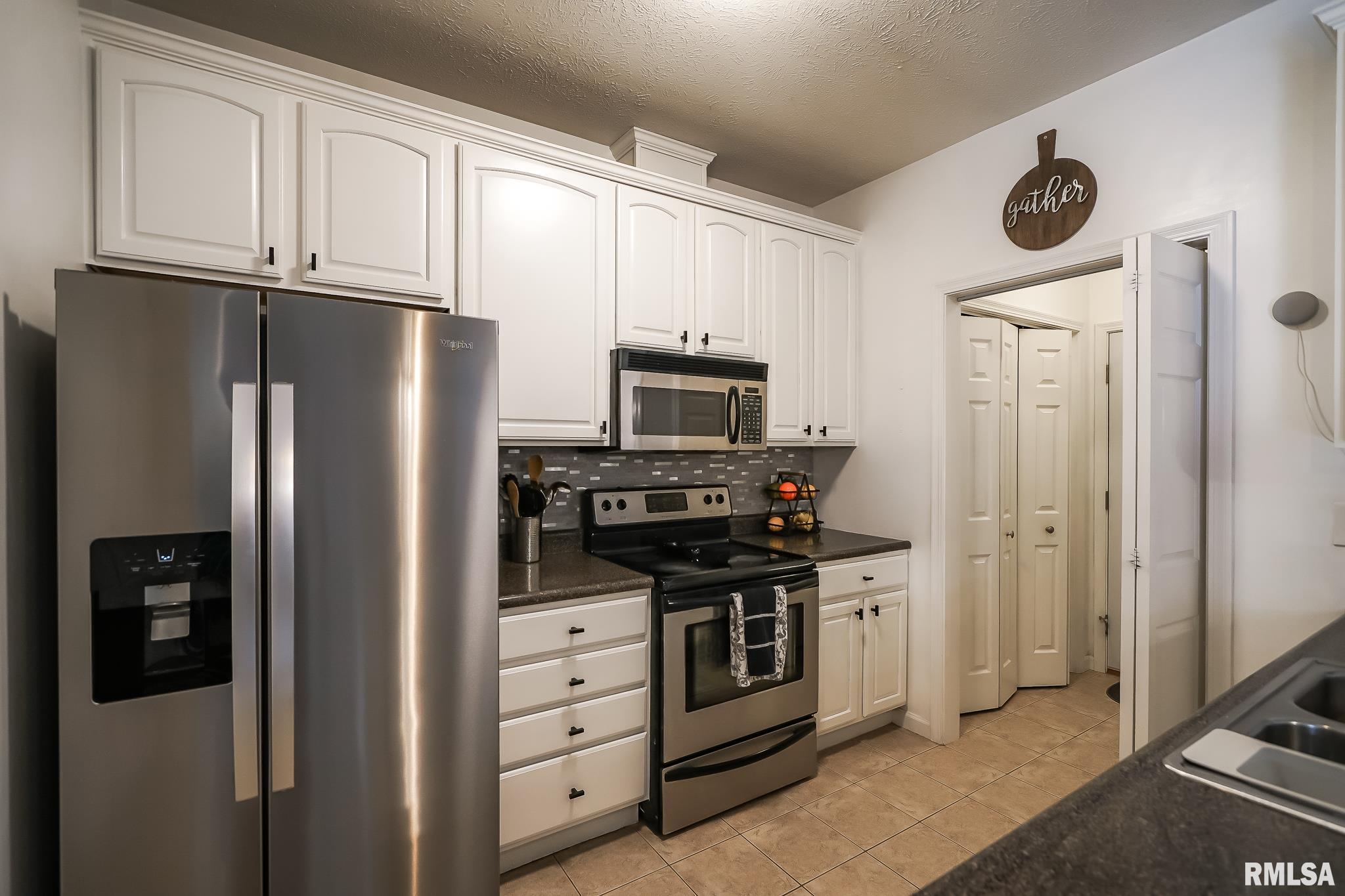 2205 West Geneva Road Peoria, IL 61615 - Photo 41 of 96 Gallery Image 41