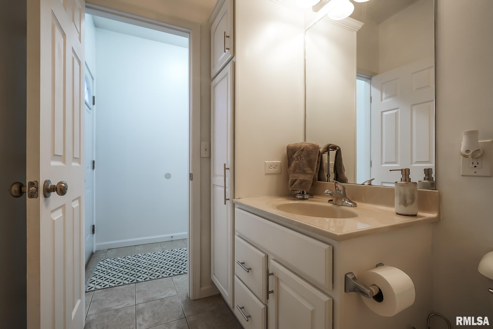 2205 West Geneva Road Peoria, IL 61615 - Photo 50 of 96 Gallery Image 50