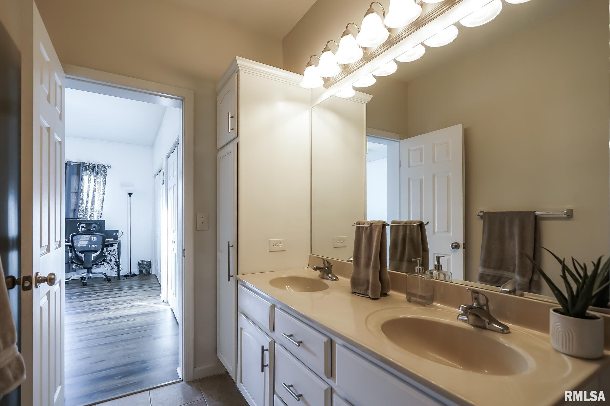 2205 West Geneva Road Peoria, IL 61615 - Photo 57 of 96 Gallery Image 57