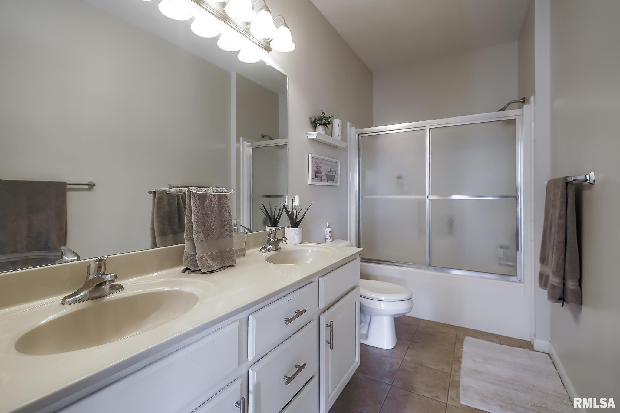 2205 West Geneva Road Peoria, IL 61615 - Photo 58 of 96 Gallery Image 58