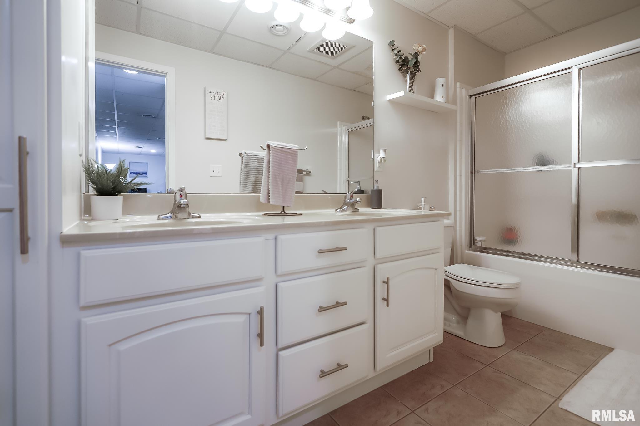 2205 West Geneva Road Peoria, IL 61615 - Photo 84 of 96 Gallery Image 84