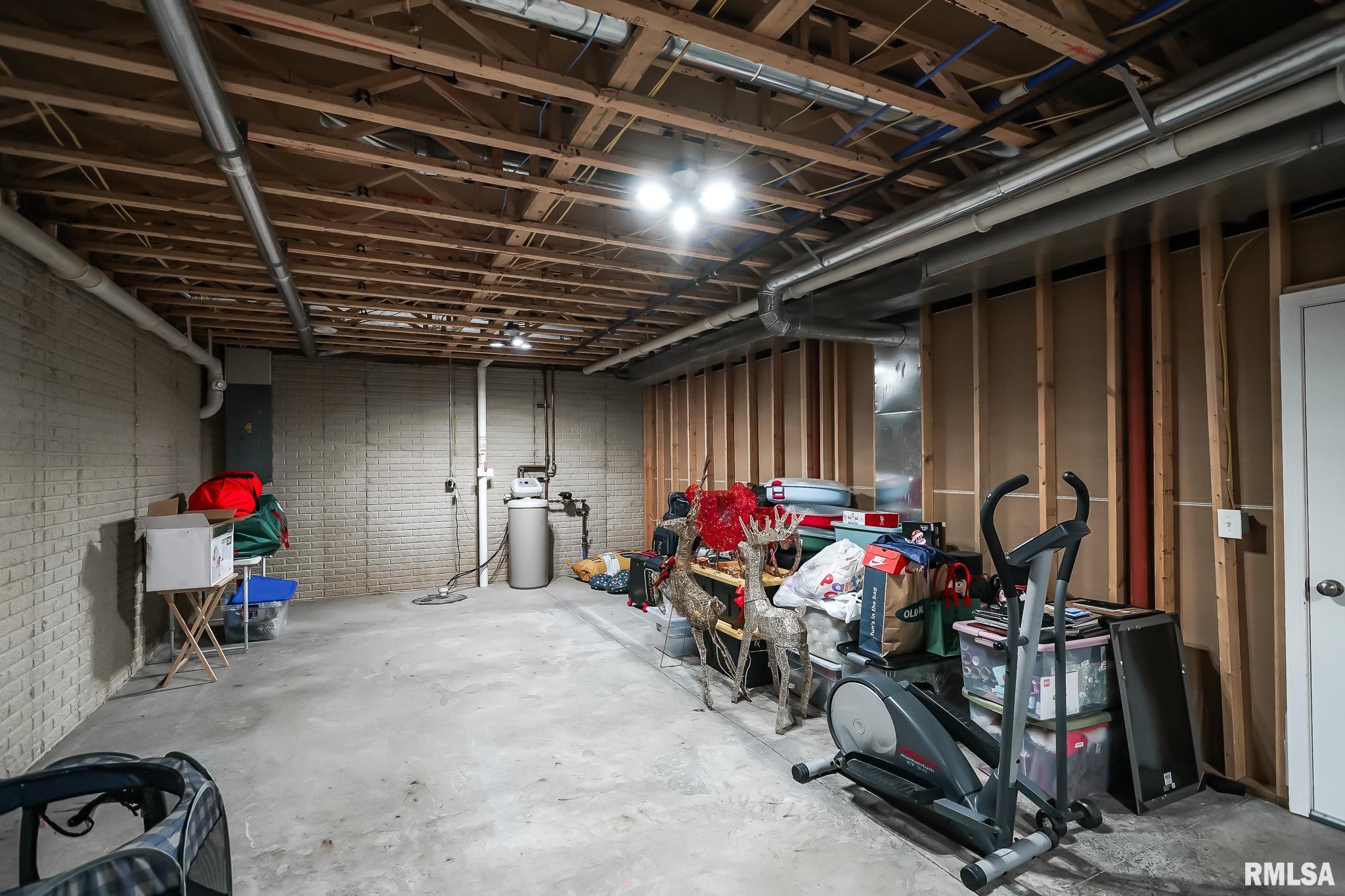 2205 West Geneva Road Peoria, IL 61615 - Photo 86 of 96 Gallery Image 86