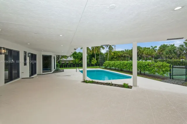 a view of outdoor space yard and porch