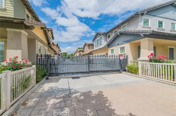 $4,300 | 1351 South Magnolia Avenue, Monrovia, CA 91016