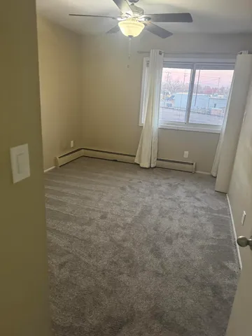 $950 | 31831 Grand River Avenue, Unit 3, Farmington, MI 48336