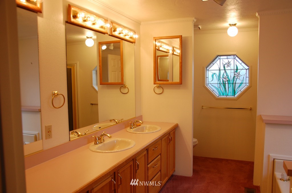 12605 Northeast 199th Street Bothell, WA 98011 - Photo 13 of 17 Gallery Image 13