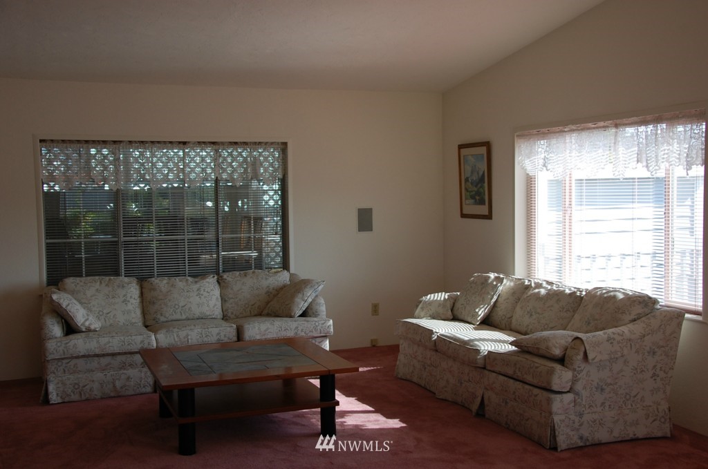 12605 Northeast 199th Street Bothell, WA 98011 - Photo 7 of 17 Gallery Image 7