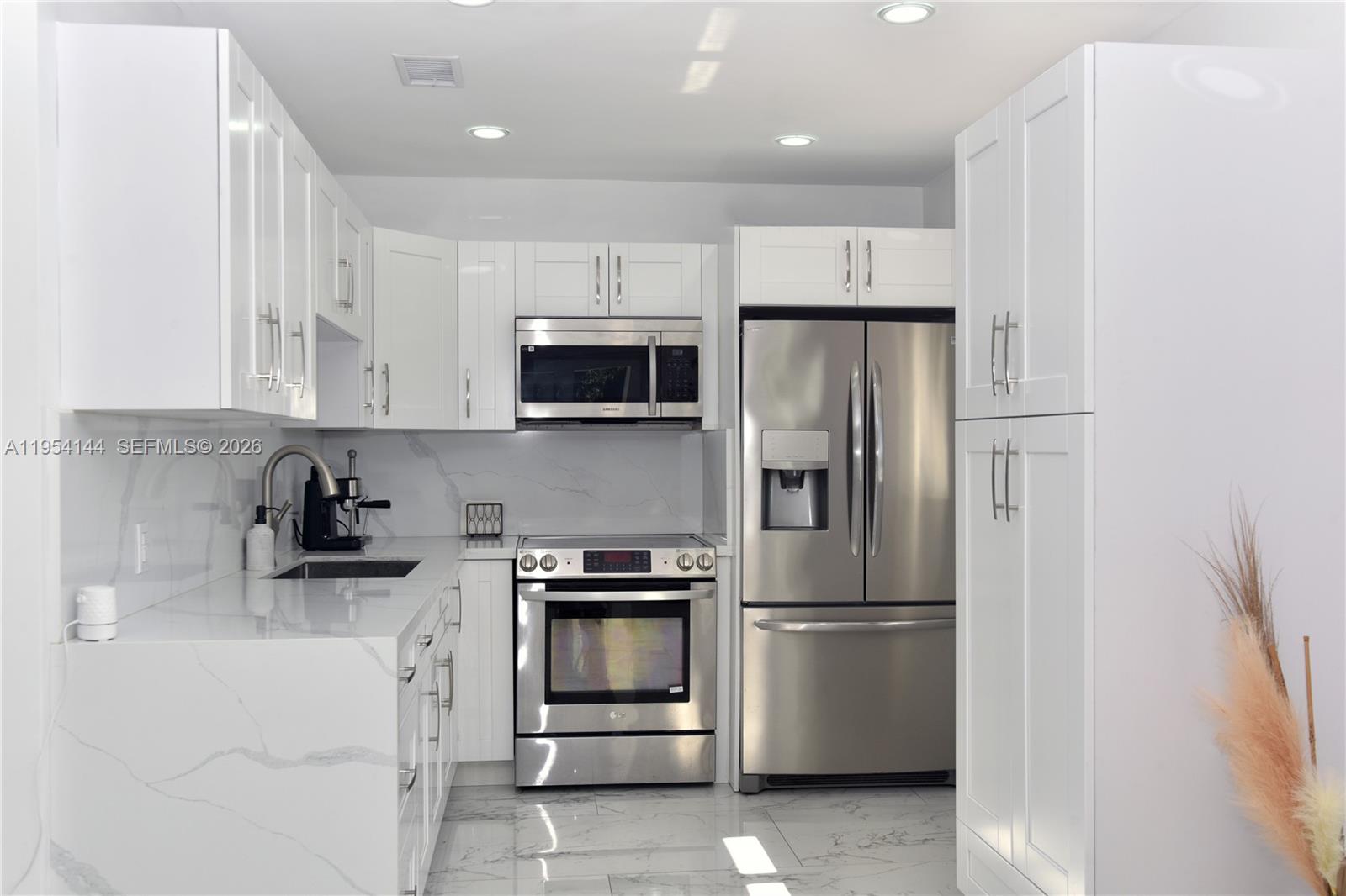 19651 Southwest 168th Street Miami, FL 33187 - Photo 20 of 29