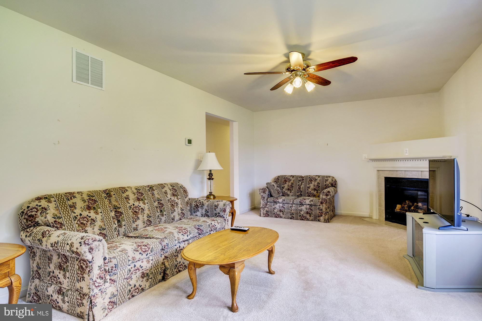 1631 Green Mill Road Finksburg, MD 21048 - Photo 5 of 35 Living Room