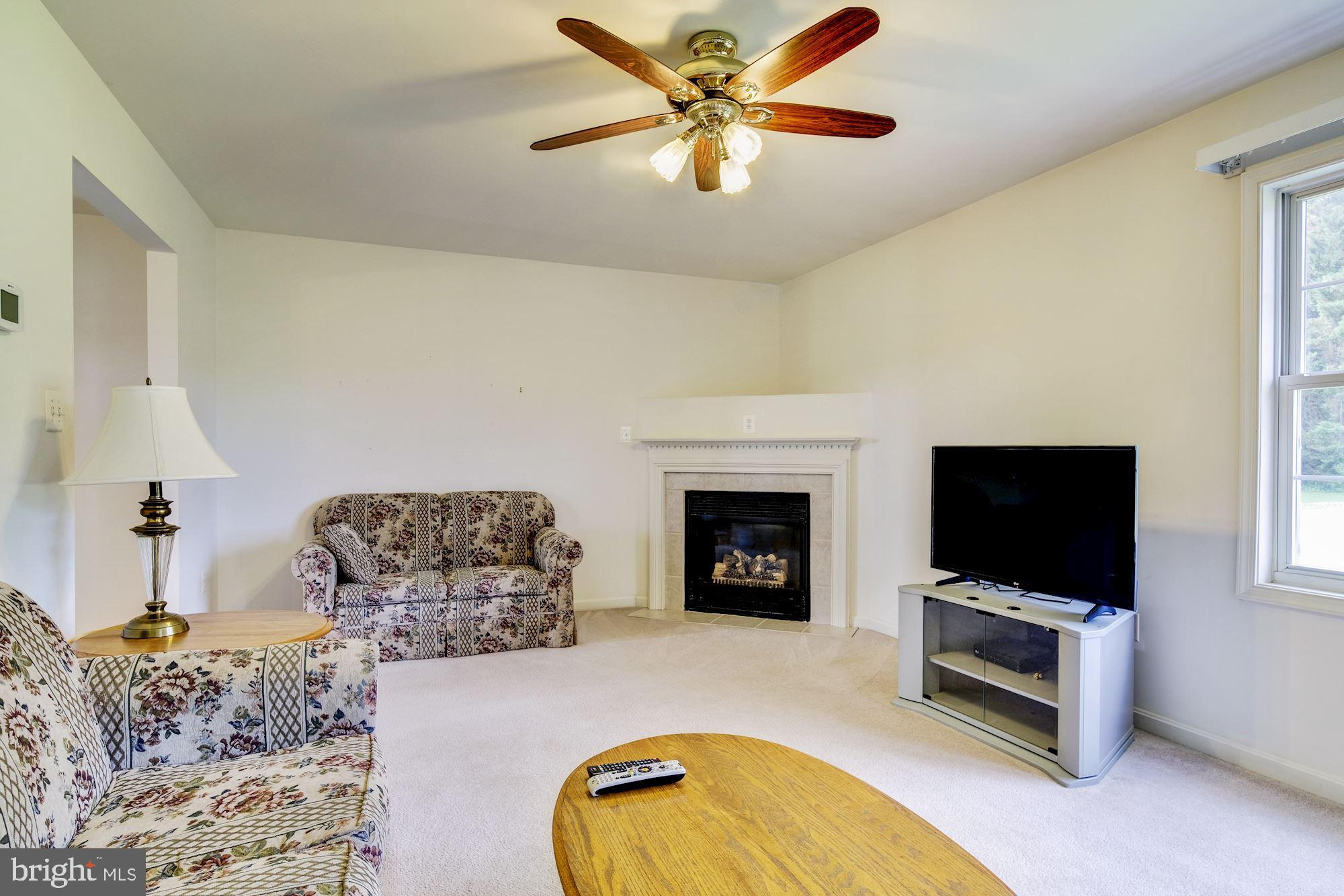1631 Green Mill Road Finksburg, MD 21048 - Photo 6 of 35 Living Room