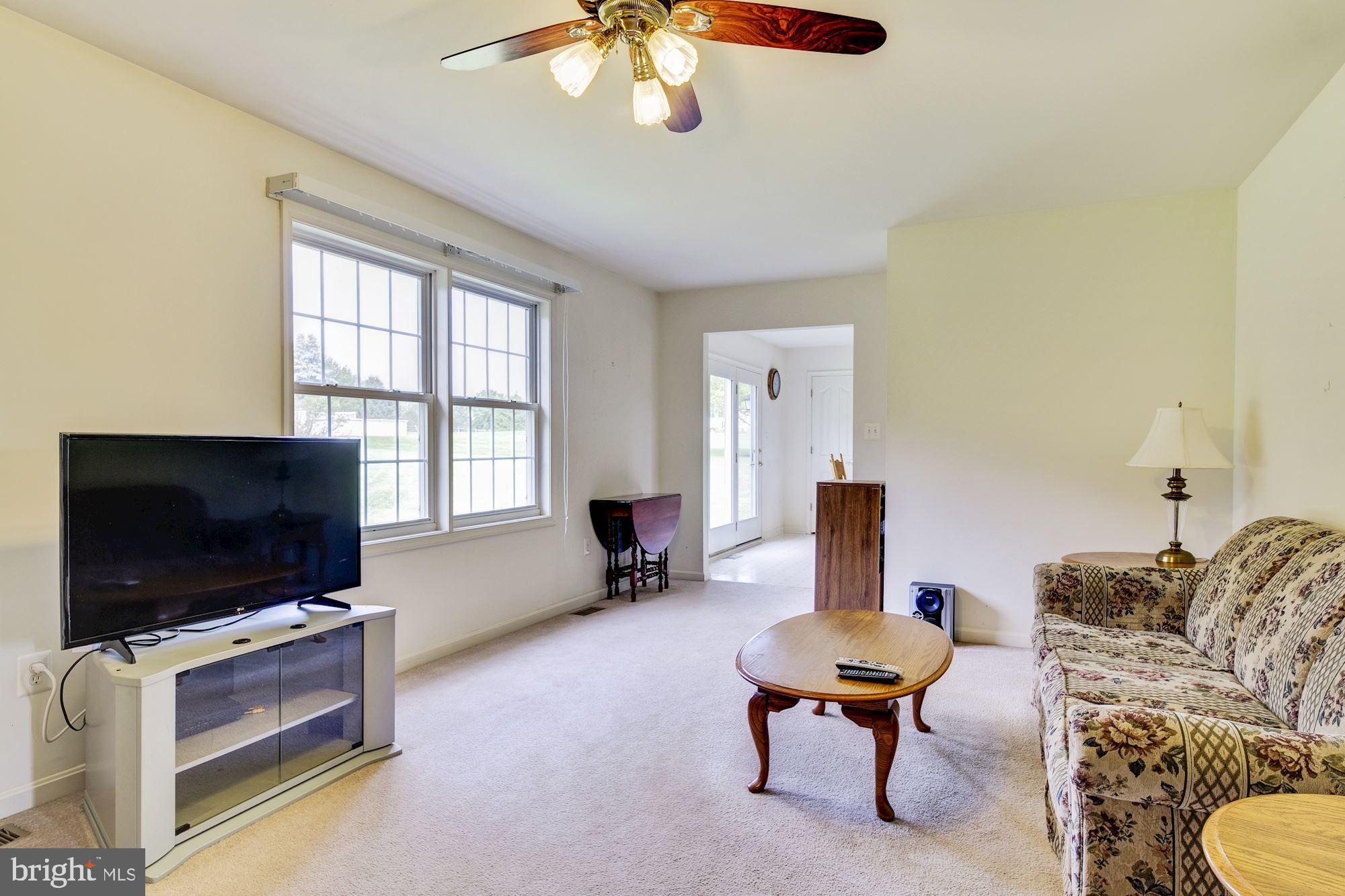 1631 Green Mill Road Finksburg, MD 21048 - Photo 7 of 35 Living Room