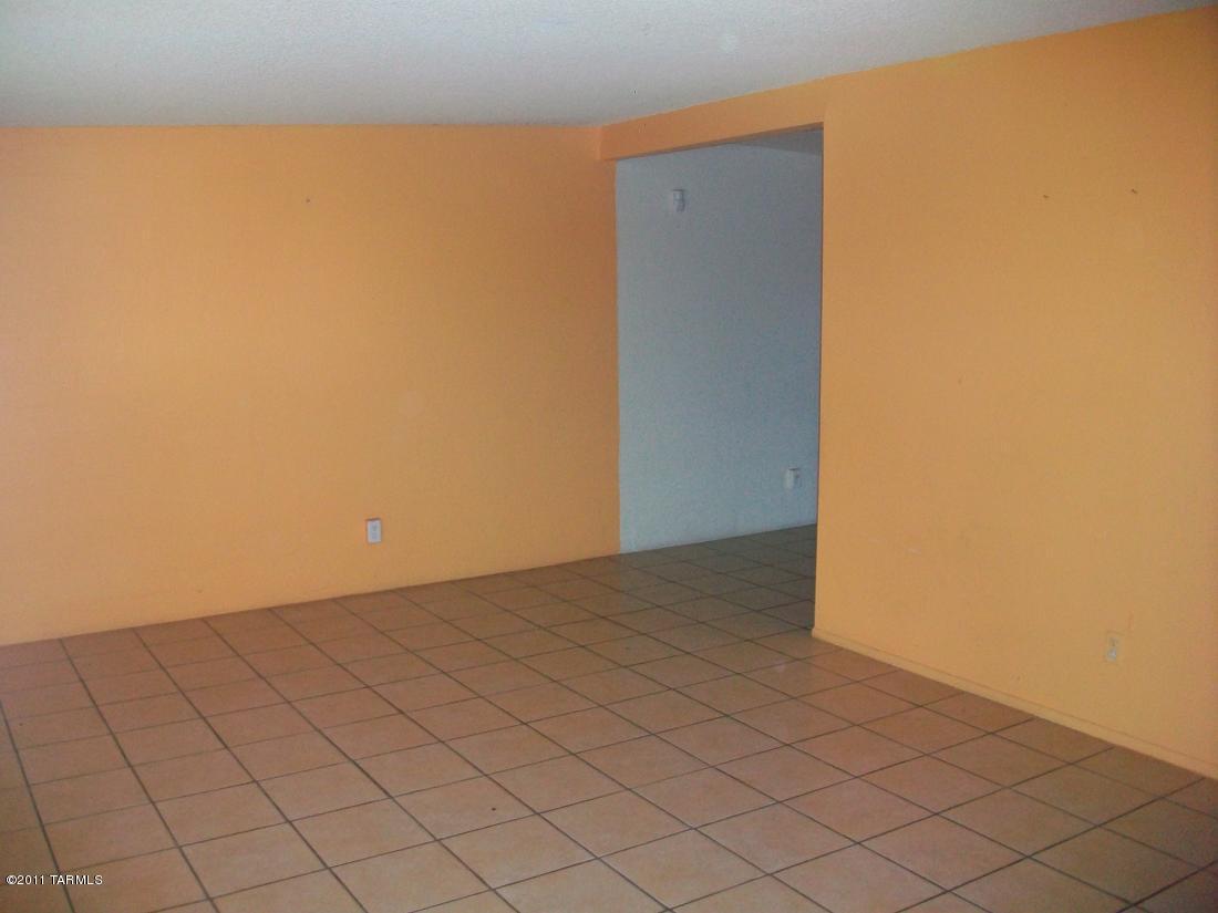 206 West Mossman Road Tucson, AZ 85706 - Photo 2 of 5 Gallery Image 2