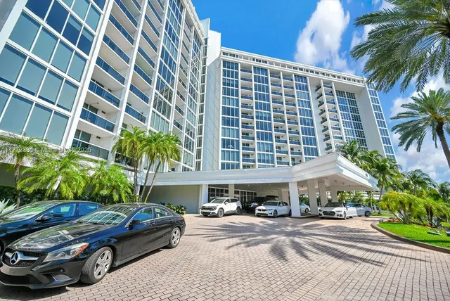 $750,000 | 10275 Collins Avenue, Unit 312, Bal Harbour, FL 33154