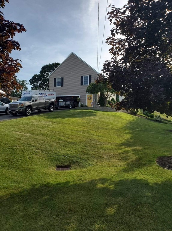 7 Jon Ester Road Somerset, MA 02726 - Photo 3 of 40 Gallery Image 3